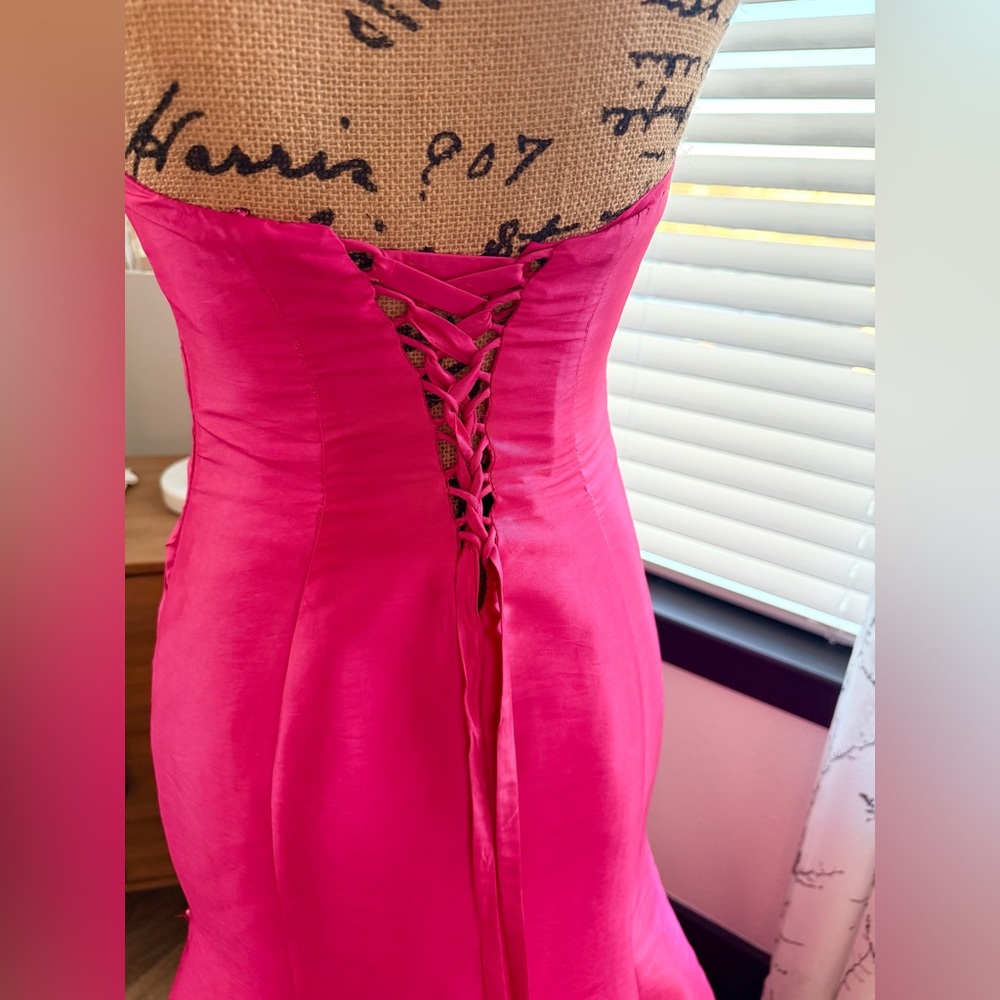Elegant Pink Strapless Evening Gown - Picture 5 of 6